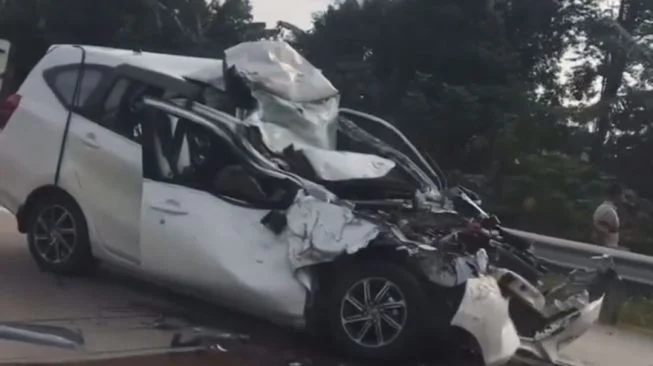 Kecelakaan Maut di Tol Jagorawi: Tabrakan BYD dan Toyota Raize Terguling