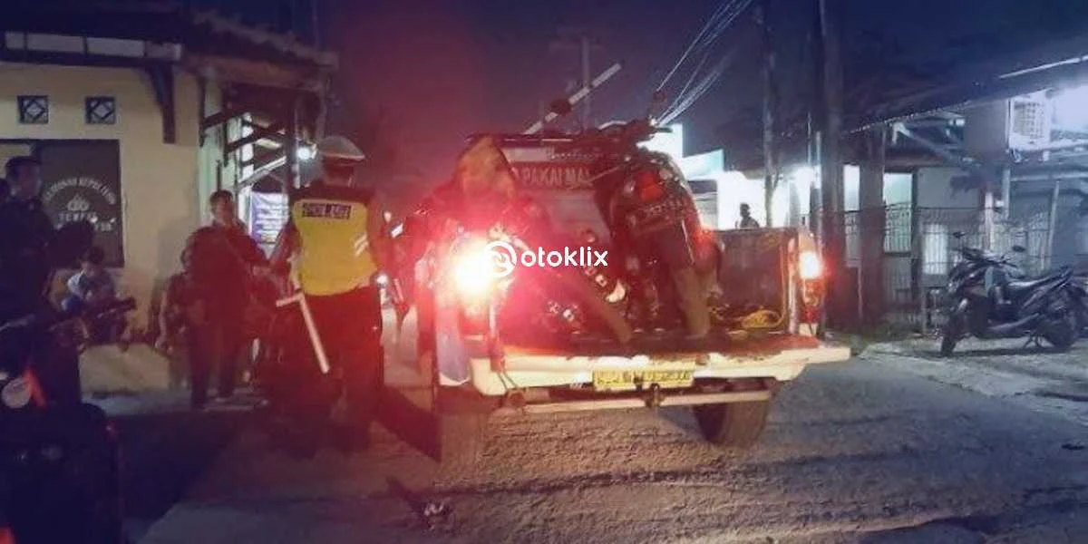 Kecelakaan Maut KA Gajayana di Bekasi: Pengemudi Mobil Tewas Terjepit