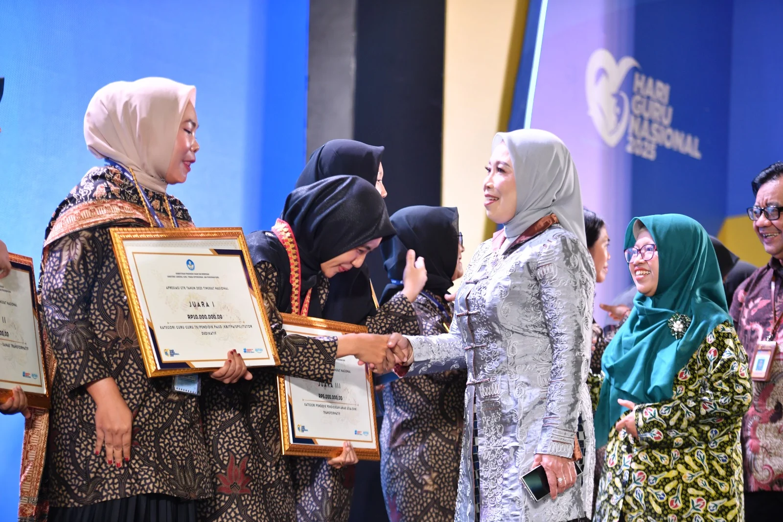 Kecerdasan Buatan Menghadapi Tantangan Lingkungan dan Kesetaraan Gender