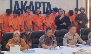 Konferensi Pers Polda Metro Jaya: Puluhan Brimob Bersenjata Jaga, Jampidsus Febrie Adriansyah Tegaskan Masih Bertugas
