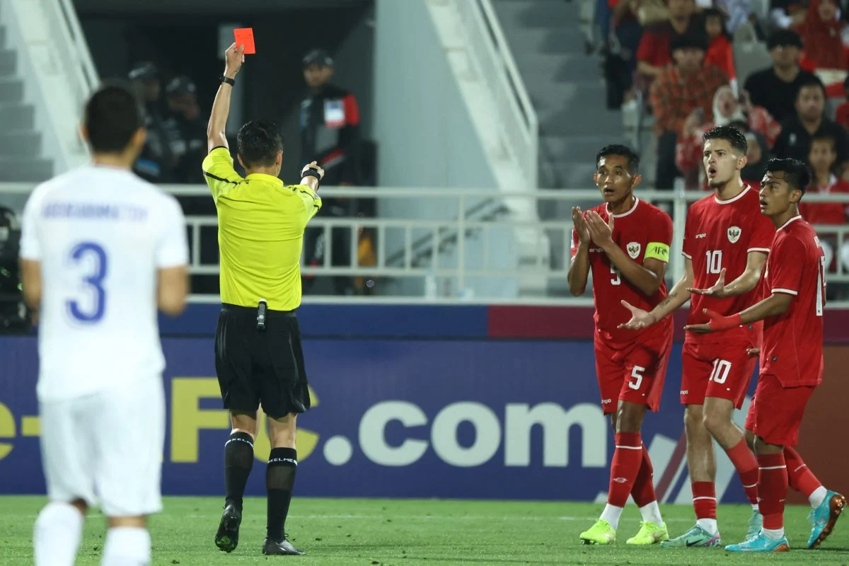 Kontroversi Kartu Merah Breel Embolo: Apakah Keputusan Wasit Sudah Tepat?