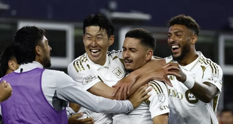 LAFC Mengalahkan LA Galaxy dalam El Tráfico dengan Skor 3-0
