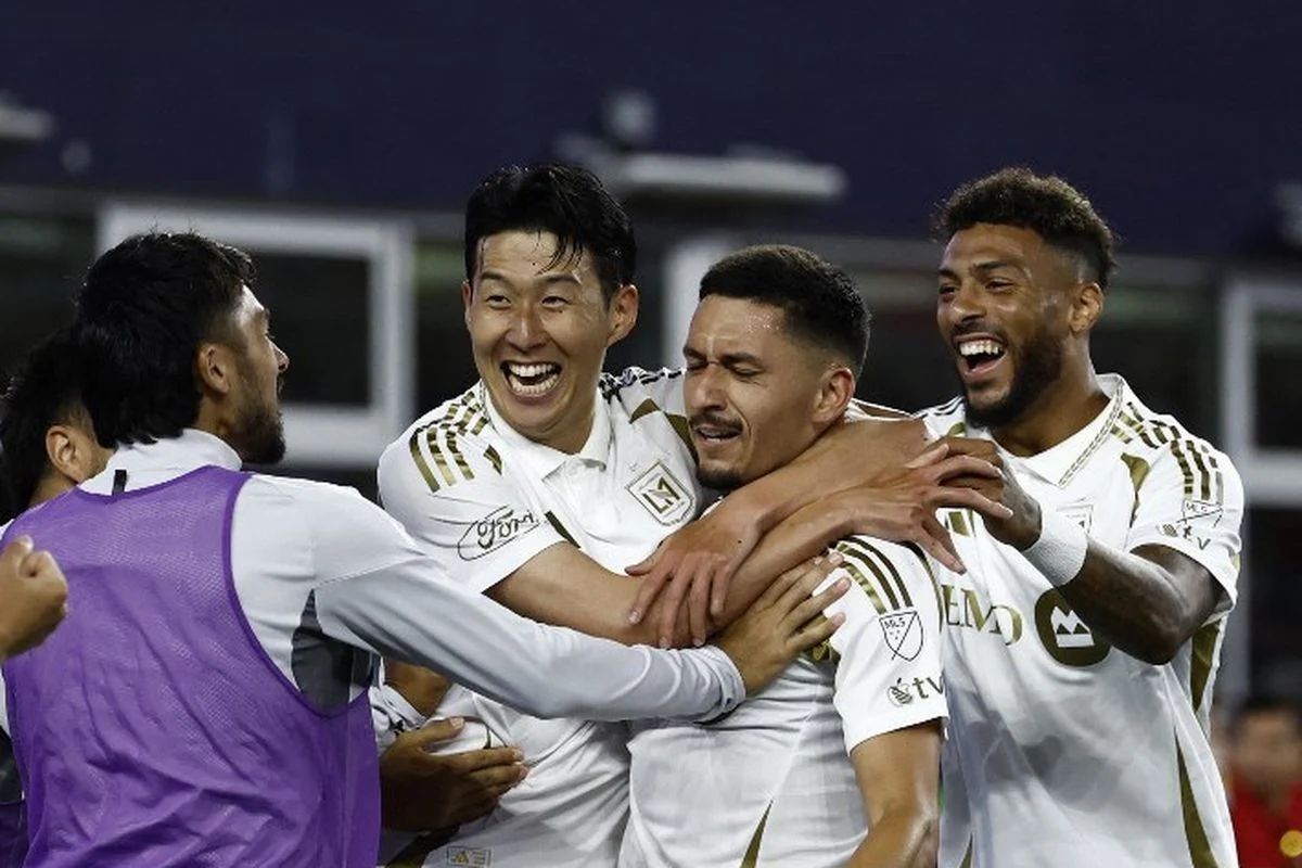 LAFC Mengalahkan LA Galaxy dalam El Tráfico dengan Skor 3-0