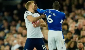 Leandro Paredes Dikecam Setelah Coba Mendapatkan Harry Kane Dihapus