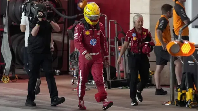 Lewis Hamilton Pertanyakan Strategi Ferrari Setelah 'Kesempatan Terlewat' di Hungaria