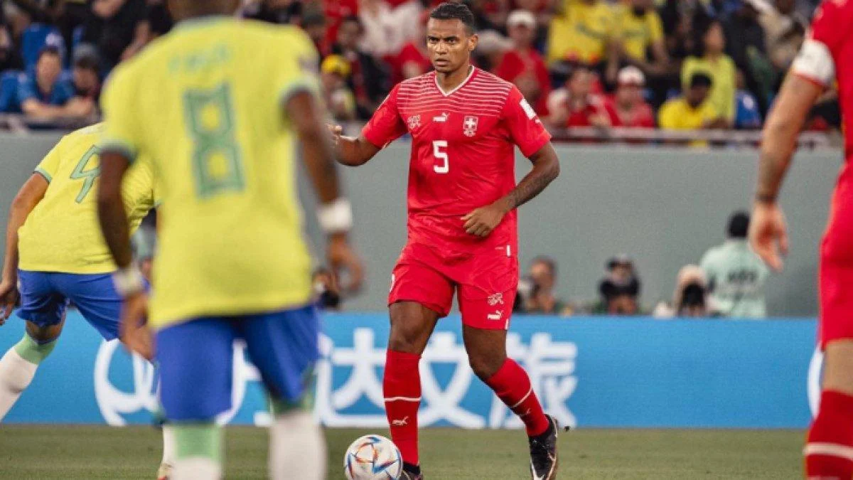 Manuel Akanji: Dari Pemain Kunci di Timnas Swiss hingga Bek Termahal di Italia