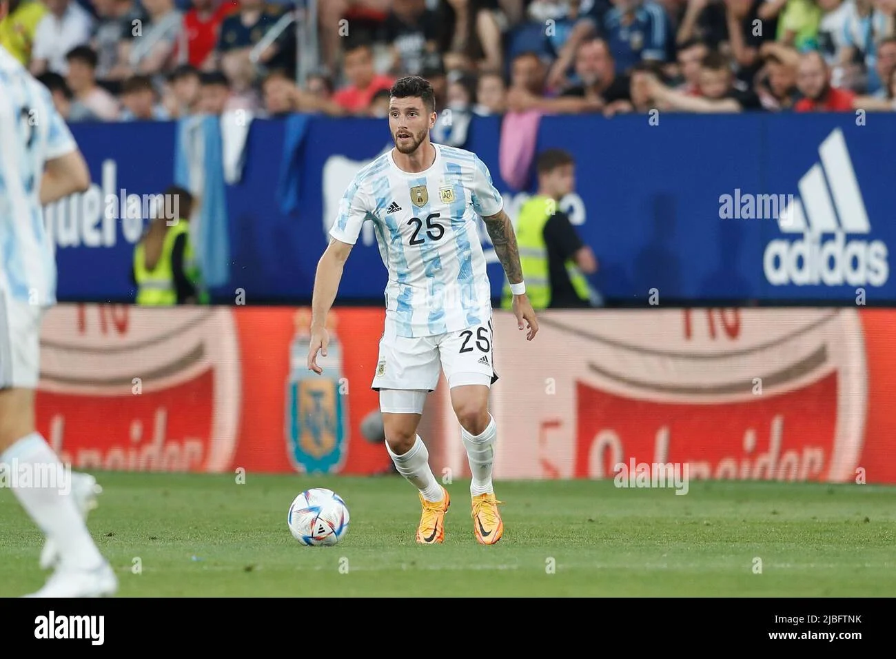 Marcos Senesi Jadi Sorotan Setelah Argentina Kalahkan Inggris di Semi Final Piala Dunia