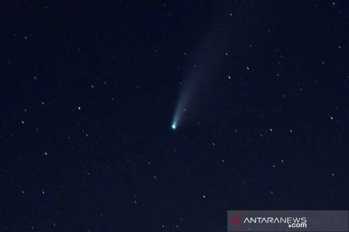 Misteri Meteor Raksasa yang Melintas Langit Jawa: Penjelasan dari Ahli