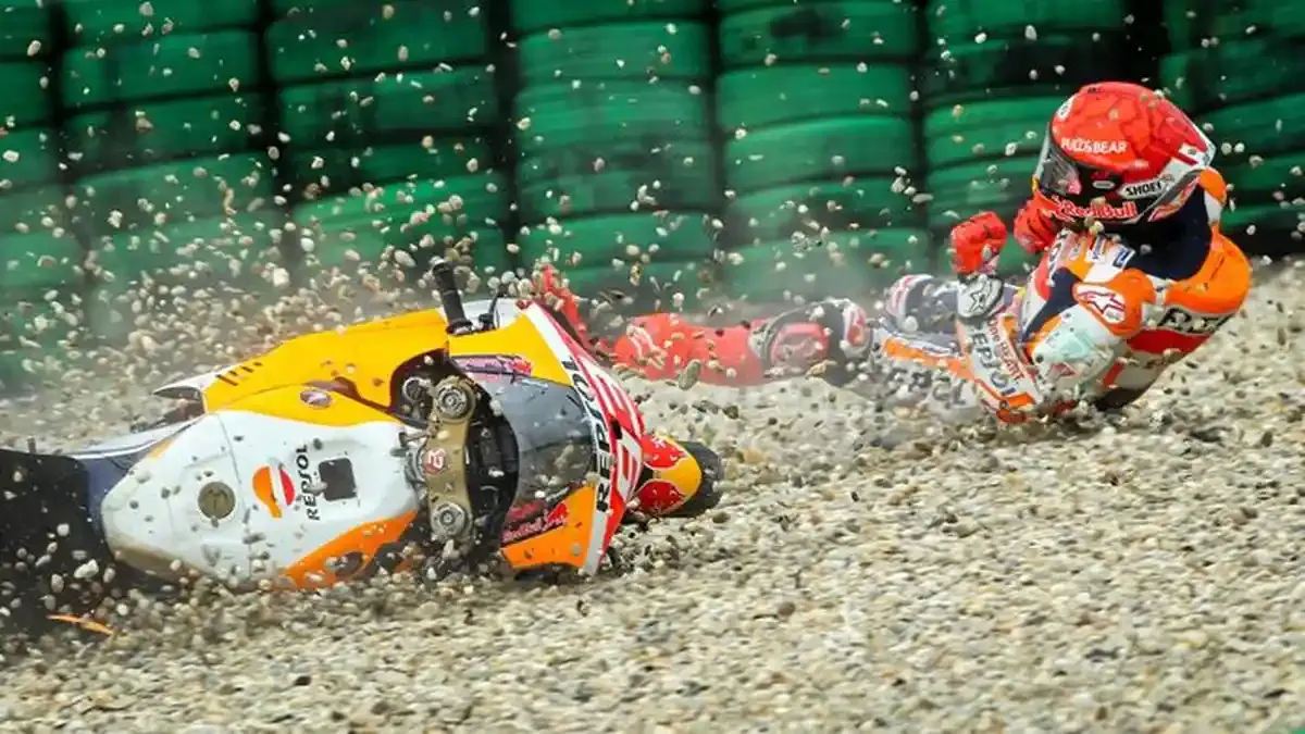 MotoGP Belanda: Kecelakaan Hebat dan Pertarungan Sengit