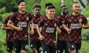 Naturalisasi Pemain Sepak Bola: Semen Padang dan Klub Lainnya Berebut Pemain Berbakat