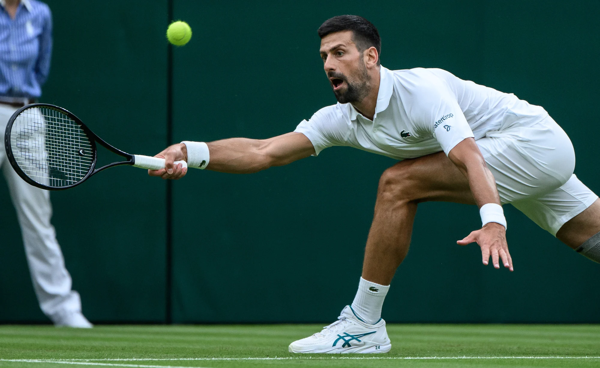 Novak Djokovic Tampil Mengesankan di Wimbledon, Tantang Rory McIlroy dalam Pertandingan Tenis