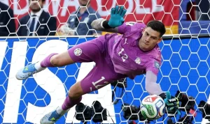 Orlando Gill, Sang Penjaga Gawang Paraguay yang Menjadi Pahlawan