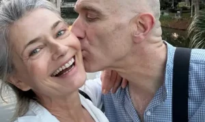 Paulina Porizkova Menikah di Usia 61 Tahun Setelah Ditemukan Jodoh di Aplikasi Kencan