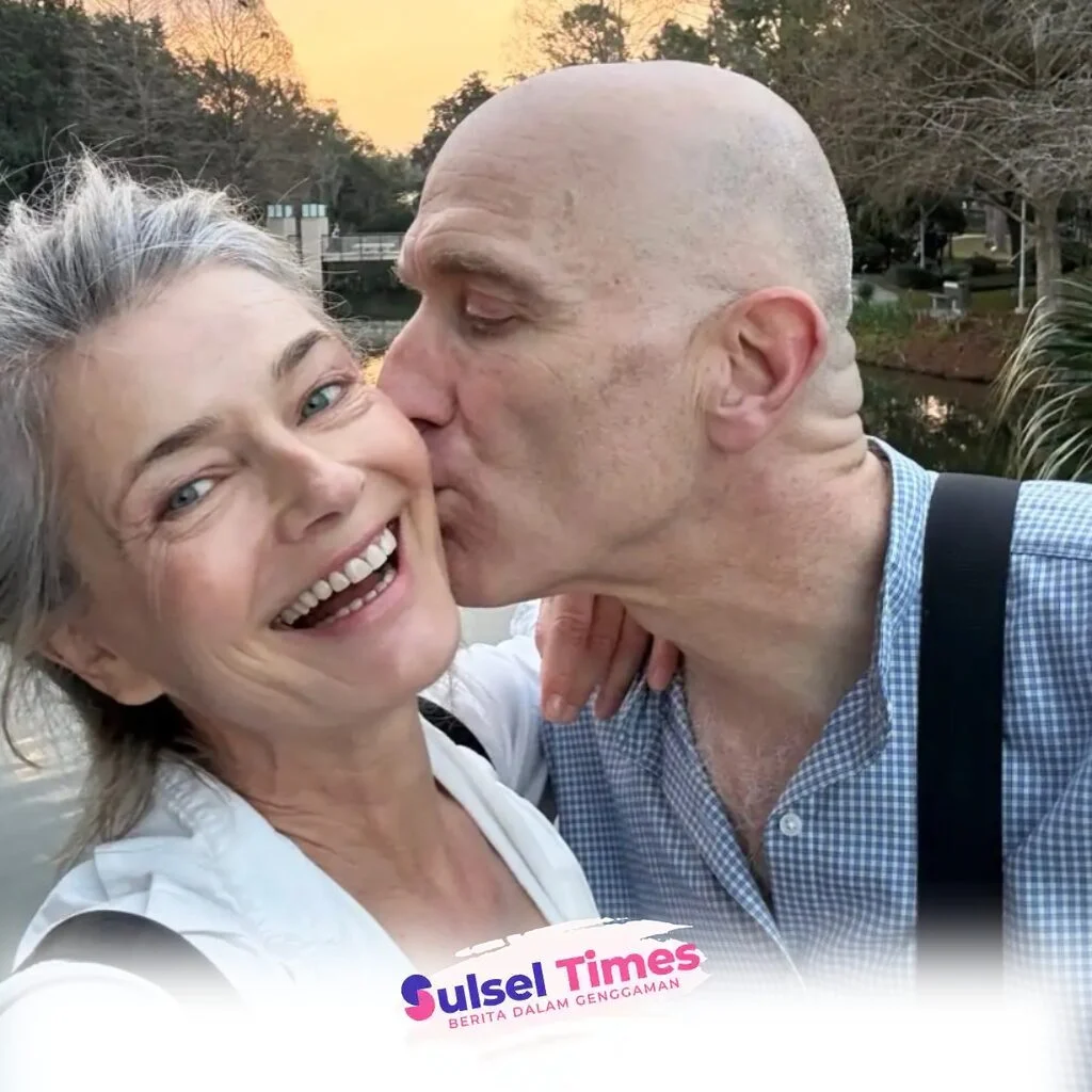 Paulina Porizkova Menikah di Usia 61 Tahun Setelah Ditemukan Jodoh di Aplikasi Kencan