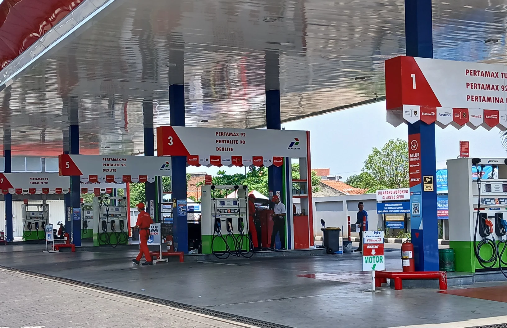 Pertamina Turun! Harga BBM Nonsubsidi 4 Juli 2026, Antrean SPBU di Solo Masih Panjang