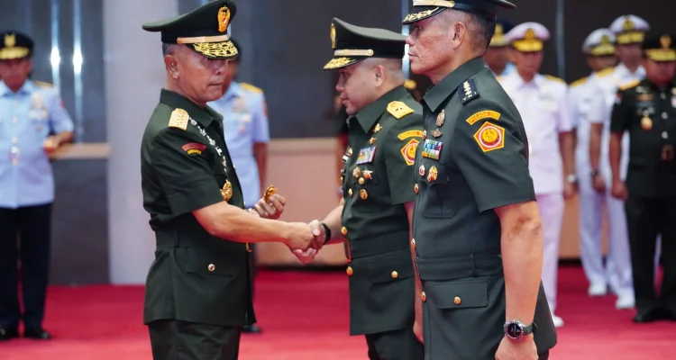 Perwira Tinggi TNI dan Polri: Kenaikan Pangkat dan Tugas Baru