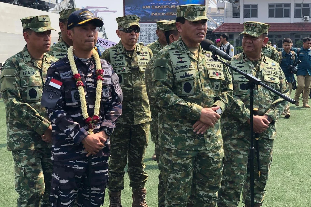 Perwira TNI AL Siapkan Lanal Lampung untuk Kapal Induk Garibaldi, Sementara Putri Dakka Mengikuti Jejak Ayahnya di Dunia Politik