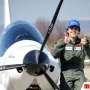 Pilot Berusia 85 Tahun Mewarisi Jejak Ayahnya dengan Terbang di Spitfire