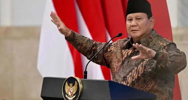 Prabowo Subianto Dihadapkan pada Tantangan Besar: Pembakaran Santri dan Masa Depan Koperasi