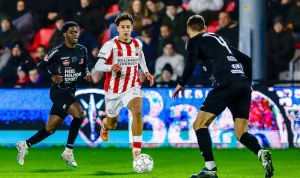 PSV Kalah dari Villarreal, Amir Bouhamdi Menjadi Sorotan