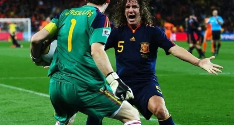 Puyol Balas Hinaan La Volpe, Siapa yang Lebih Berpengalaman di Sepak Bola Internasional?