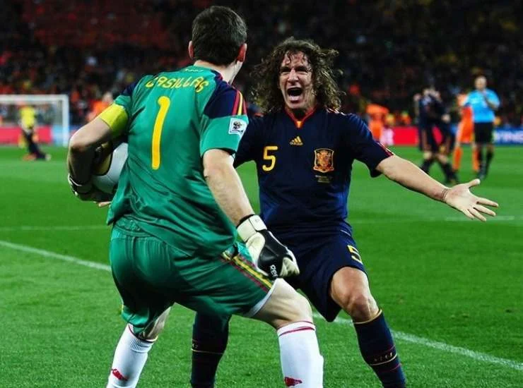 Puyol Balas Hinaan La Volpe, Siapa yang Lebih Berpengalaman di Sepak Bola Internasional?