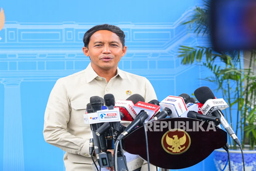 Raja Juli Antoni Soroti Kasus Gratifikasi dan Perdagangan Karbon