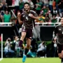 Raúl Jiménez: Pemain Sepak Bola Mexico yang Tak Kenal Menyerah