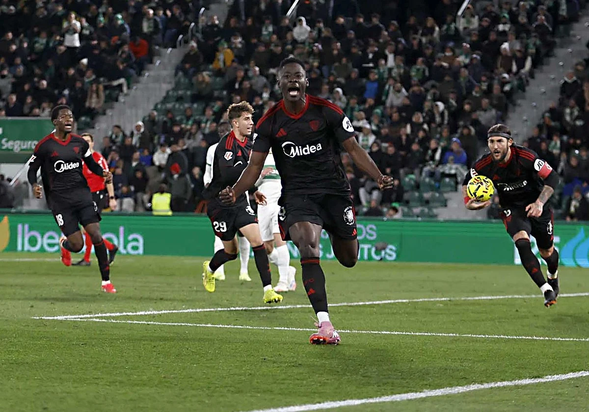 Sevilla FC Menghadapi Tantangan di Awal Musim: Akor Adams Hengkang dan Kekalahan dari KS Cracovia