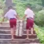 Siswa SD di Nias Selatan Angkat Omprengan MBG Lewati Jalan Curam, Ini Respons Kepala BGN Sumut