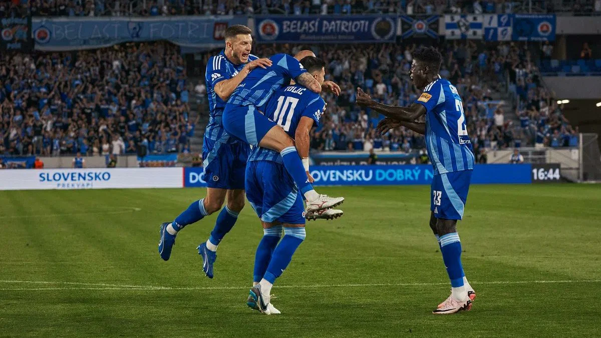 Slovan Bratislava Tampil Dominan, Iberia 1999 Kesusahan di Kualifikasi Liga Champions UEFA