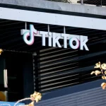 TikTok Kembali ke Perangkat Pemerintah AS, Sementara Prancis Melarang Aplikasi untuk Remaja