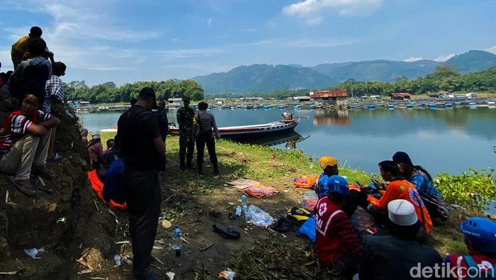 Tragedi di Waduk Saguling: Pencarian Deni Kurniawan yang Tenggelam