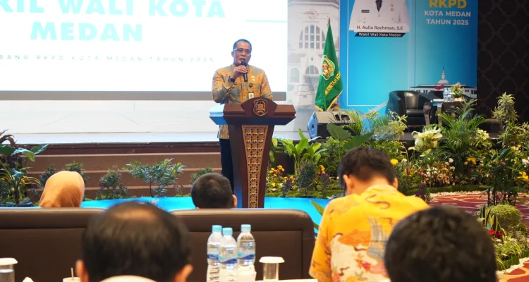 Wali Kota Medan Desak Camat Kerja Cepat Digitalisasi Bansos