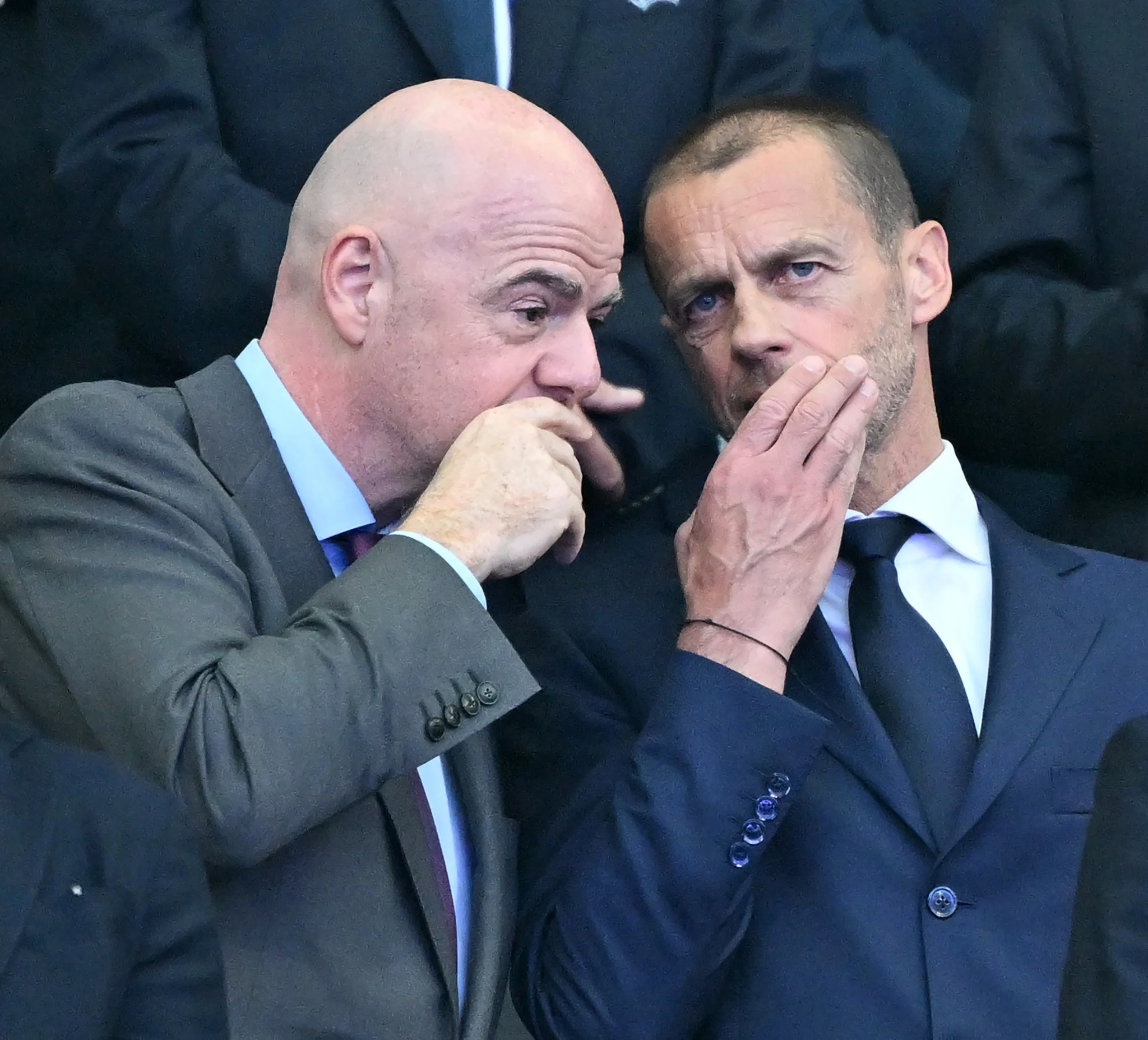 Aleksander Čeferin Lawan Gianni Infantino: Pertarungan Kekuasaan di Dunia Sepak Bola
