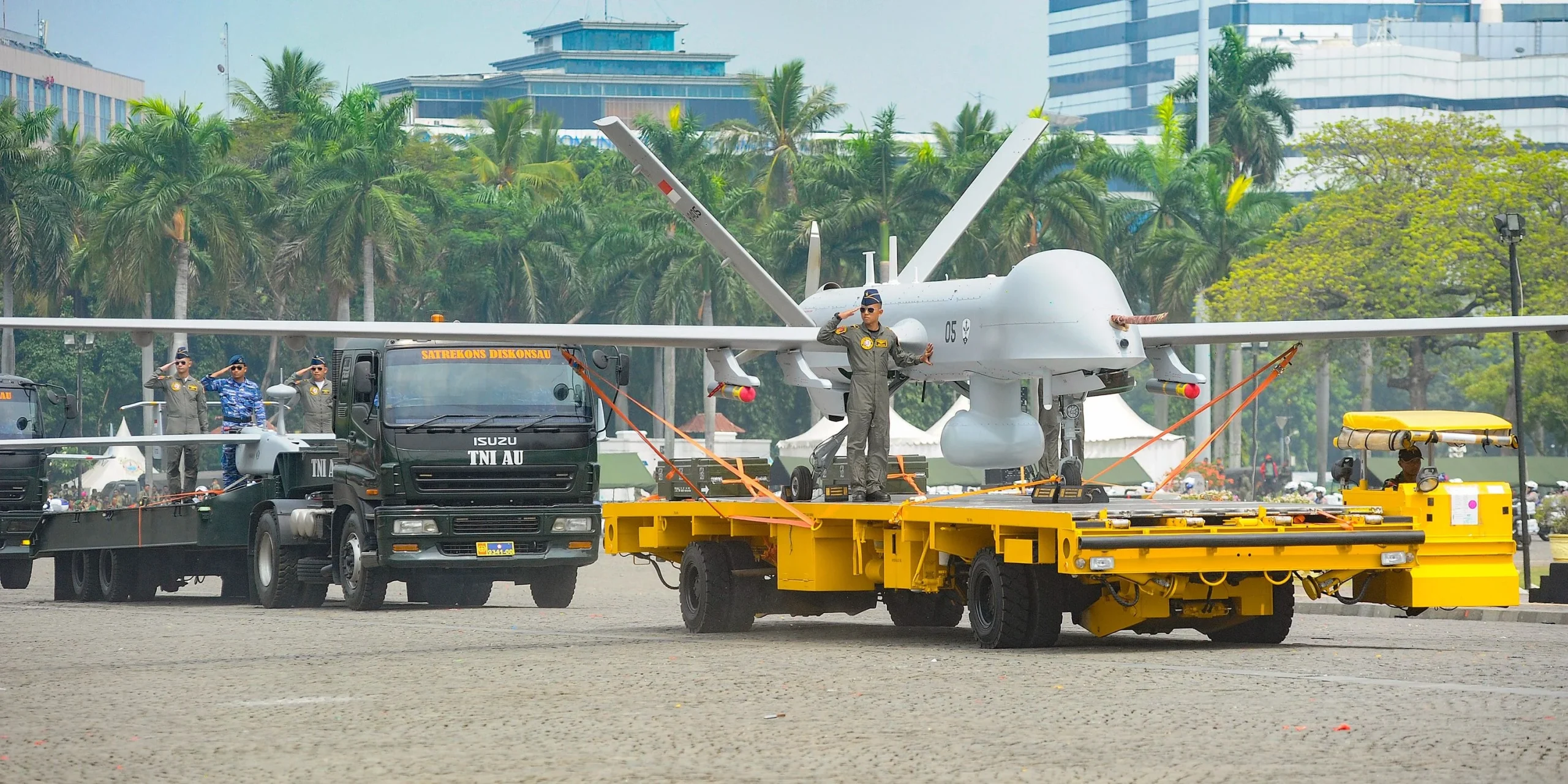 AS Bentuk Satuan Drone Serang Multinasional di Timur Tengah, Garuda Indonesia Targetkan Untung Awal 2027
