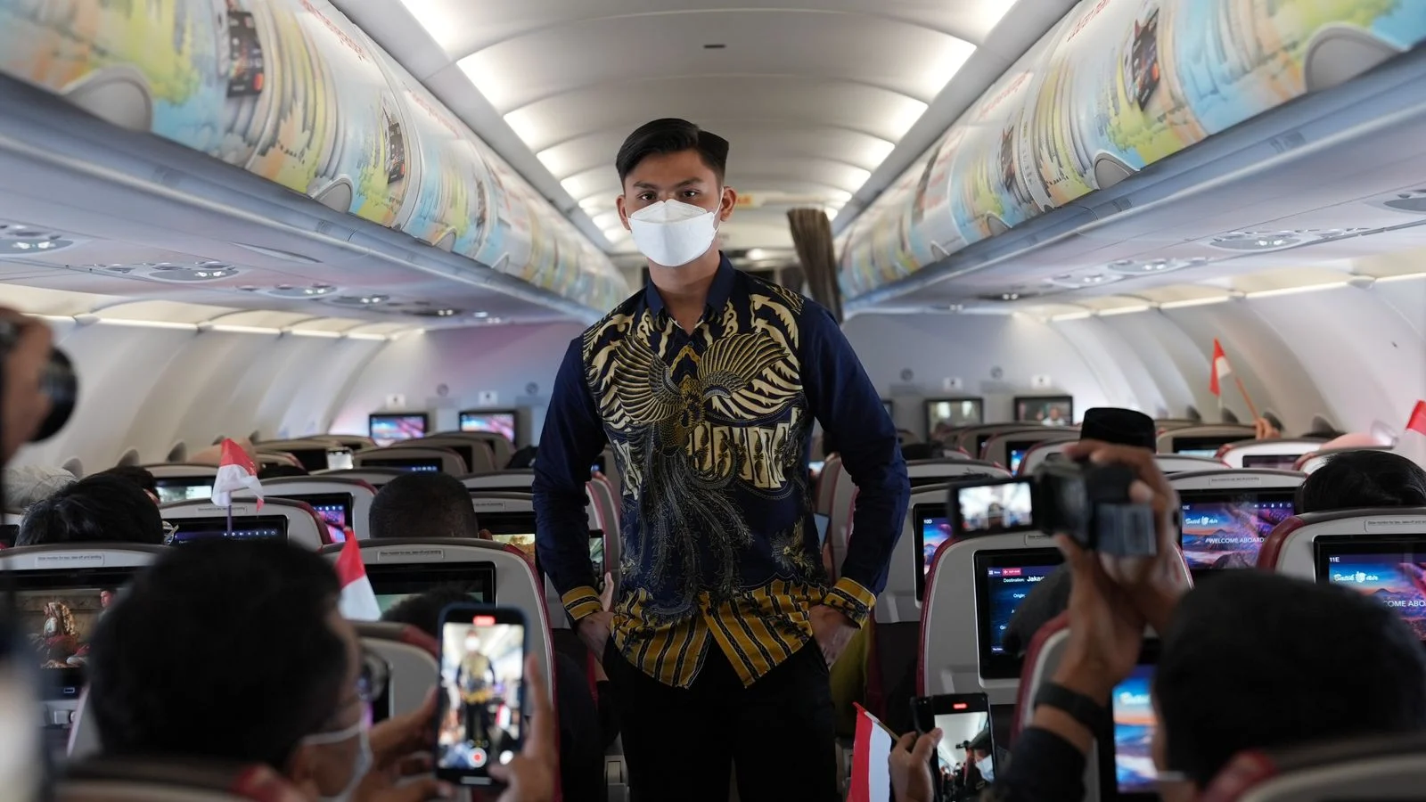 Batik Air: Dari Penumpang Indisipliner Hingga Keindahan Batik di Bawah Air