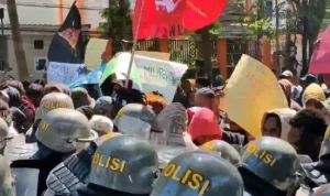 Demo Hari Ini: Aksi Mahasiswa Papua di Makassar Diwarnai Kericuhan