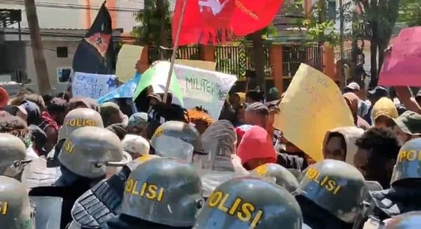 Demo Hari Ini: Aksi Mahasiswa Papua di Makassar Diwarnai Kericuhan