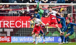 Eredivisie Musim Baru: Utrecht vs AZ dan PSV Eindhoven Mencari Kemenangan