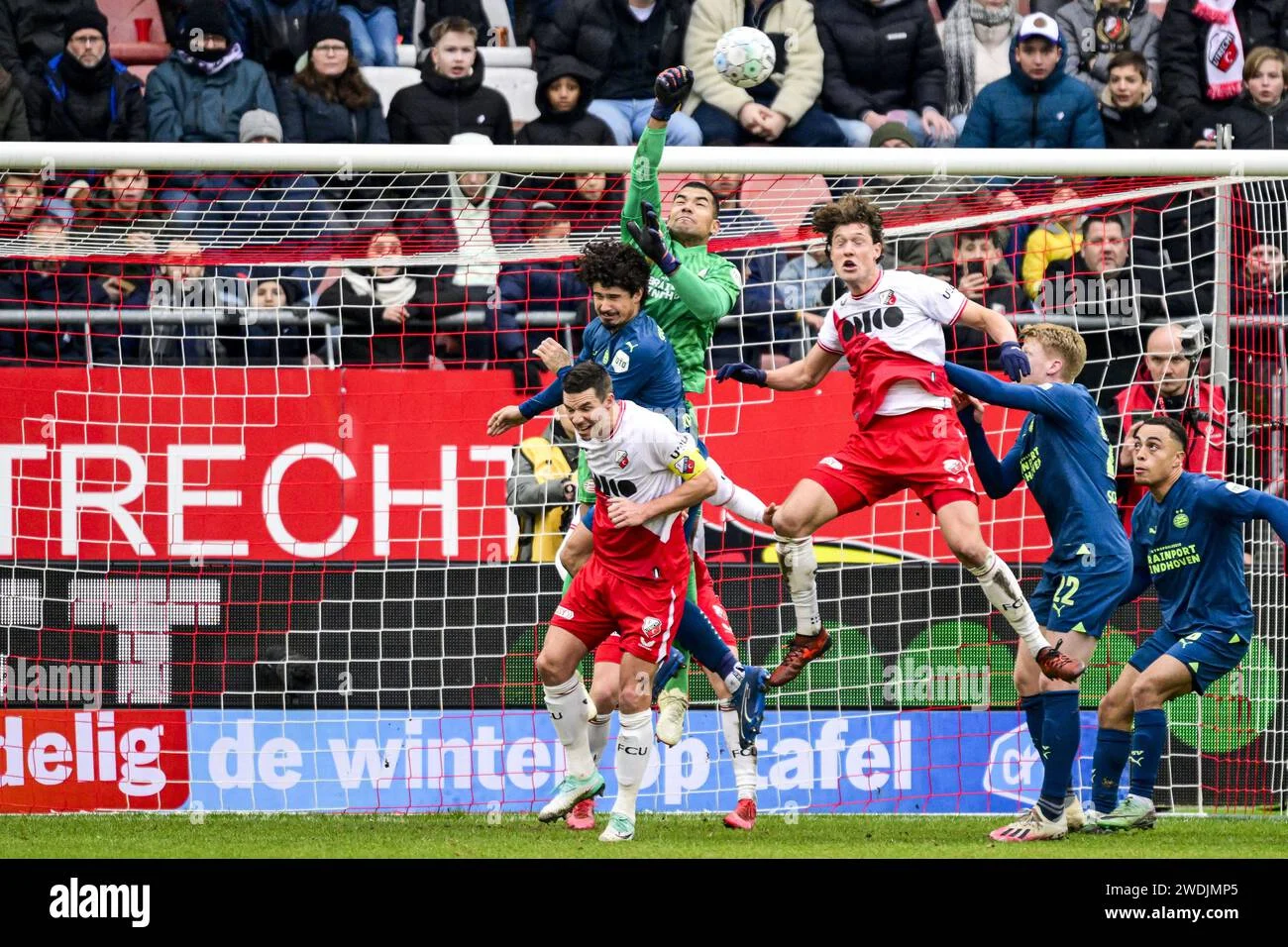 Eredivisie Musim Baru: Utrecht vs AZ dan PSV Eindhoven Mencari Kemenangan