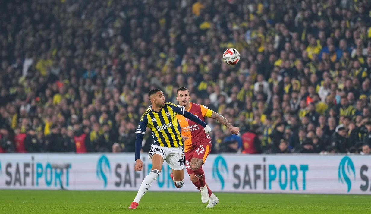 Galatasaray dan Fenerbahce Berebut Pemain Bintang