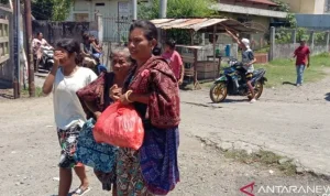 Gempa Dahsyat M7,7 di NTT, Warga Berhamburan Keluar Rumah