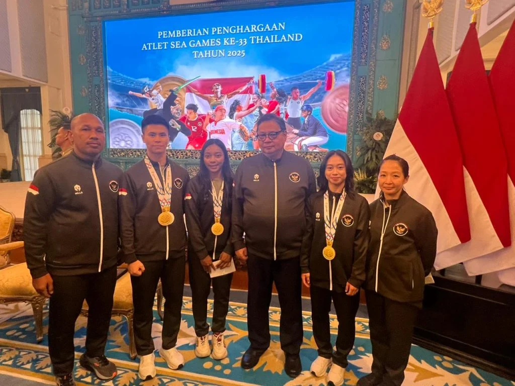 Indonesia Raih Prestasi Gemilang di Olimpiade Kecerdasan Buatan, Sementara Perusahaan AI Terbesar Dunia Menghadapi Tantangan Besar