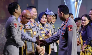 Jenderal Listyo Sigit Prabowo: Dari Kejuaraan Bulu Tangkis Hingga Penghargaan Hoegeng Awards