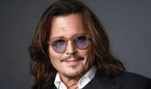 Johnny Depp Kembali ke Hollywood dengan Film Ebenezer