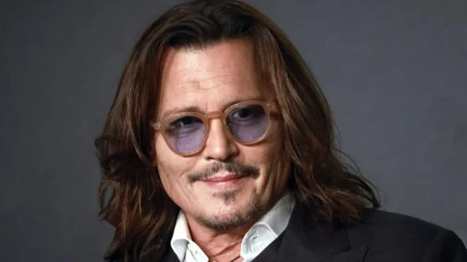 Johnny Depp Kembali ke Hollywood dengan Film Ebenezer