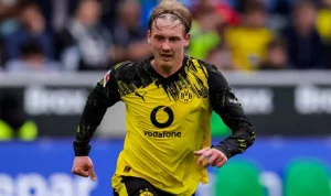 Julian Brandt dan Ajax Amsterdam Raih Kemenangan Pertama di Eredivisie