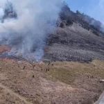 Kebakaran Gunung Bromo: Pemerintah Berupaya Pemadaman Sambil Imbau Masyarakat Waspada