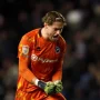 Kiper Millwall Lukas Jensen Jadi Pahlawan, QPR Kalah dalam Adu Penalti